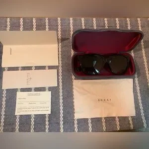 Gucci | Accessories | Gucci Square Dark Sunglasses With Case  display picture 3